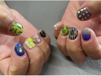 ネイルサロン ブリリアント(Nail Salon Brilliant)/黄×青×黒