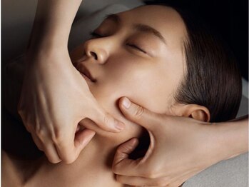 タオ(TAO)の写真/【小顔×ほうれい線×たるみ改善】骨と筋肉に働きかけ、小顔になれるだけでなく若々しい見た目に！