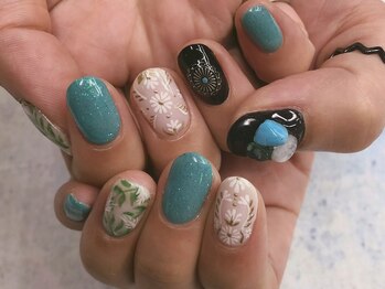 イビズ 新宿店(eviz)/花柄ネイル