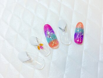 グラマーネイル(Glamor nail)/Vフレンチ×カラフルグラデ