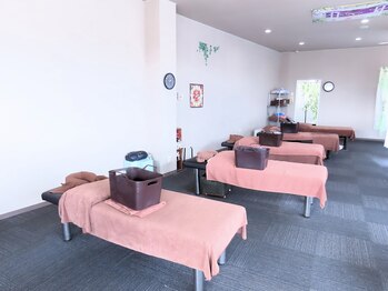 あなたの街のほぐし屋さん/広々とした店内です