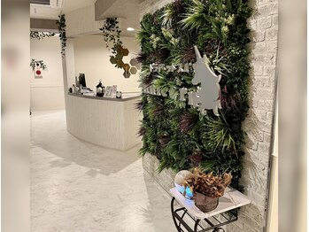 ユニコーン(UNICORN)/まるで森のお城のような店内