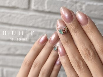 ムニル(munir)の写真/リクライニングで日常を忘れる癒しの時間を。爪をいたわる丁寧な施術で、ずっと大切にできる美しい指先へ。