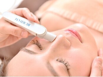 肌イズム 守谷店(肌ism)の写真/頑固な毛穴の汚れや詰まりを徹底洗浄！毛穴レスな透明感のあるお肌に♪ニキビでお悩みの方にも◎