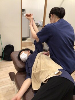 くまのみ整骨院 浦和コルソ院/肩の可動域しっかり出します!