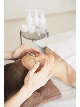 マハロハ 自由が丘(Mahaloha)/剥離なし幹細胞ハーブピーリング