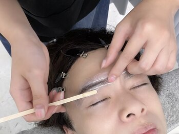 眉毛男子 池袋店の写真/清潔感のある爽やかな印象で第一印象UP!!気になるお顔のお悩みを解決します！[池袋駅徒歩1分]