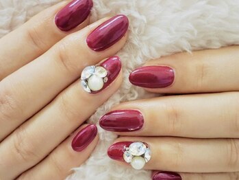 ネイルズアリー 立川店(Nails ally)/上品レッド×ビジューネイル