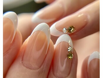 エイチ(h)/フレンチネイル