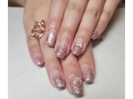 ラメグラデーションハートネイル