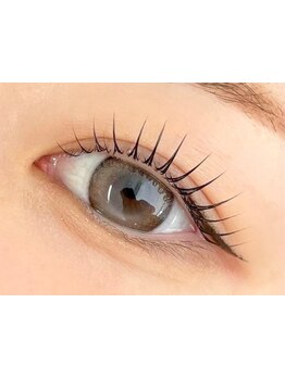 ナチュラル上品な目元にしたい