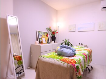 パーソナルサロン レイメリア/ハワイアンな空間の施術ルーム★