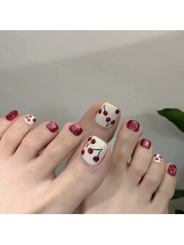 リラエス(Rela S)の写真/【定額メニューあり/持ち込みOK】足先を華やかに彩るフットネイルで女子力UP!ハンドネイルができない方も◎