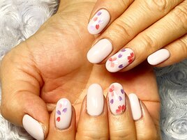 桜の花びらネイル