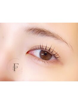 ナチュラル上品な目元にしたい