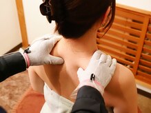 ラク(LAKU)の雰囲気（つらい首肩コリを電流を使った筋膜リリースで時短解消！！）