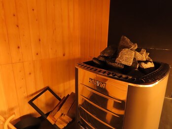 ハコサウナ 玉名店/HARVIA製の本格的薪ストーブです