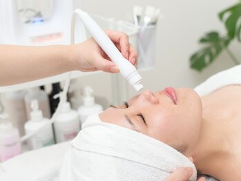 ドナ(DONA)の写真/毛穴に蓄積された汚れを取り除き、きゅっと引き締まったたまご肌へ◎キメを整え健やかな肌へ導きます♪