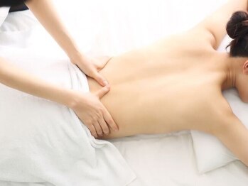 イリゼ(IRISE)の写真/360度隙のない花嫁姿へ♪背中・デコルテ・お顔を美白集中ケア！ドレスが映える輝くプリンセスを叶える☆