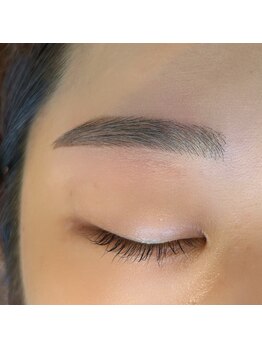 ビューステージ アイブロウサロン 新宿東口/自然アーチデザイン