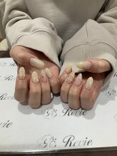 レビー(Revie)/アート