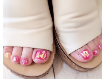 ネイルサロン ティフィン(tiffin)/足元もガーリーに♪