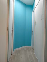 全力ストレッチ 立川南口店/個室の入り口