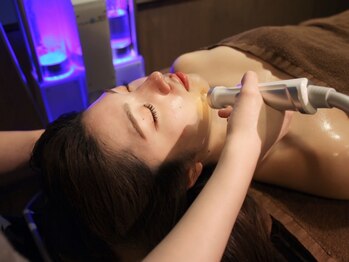 ナナ(Nana)の写真/リピート率No.1☆【ハイドロフェイシャルで角栓除去毛穴洗浄+高保湿パック¥5500】ワンランク上の毛穴ケア!