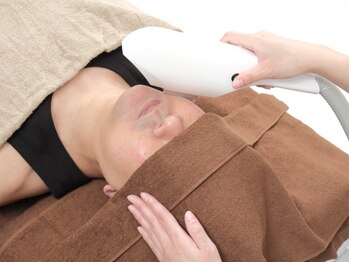 アンビー(Ambee)の写真/【ヒゲ脱毛・セルフホワイトニング】一度のご来店でトータルケアOK☆忙しいビジネスマンも通いやすい★