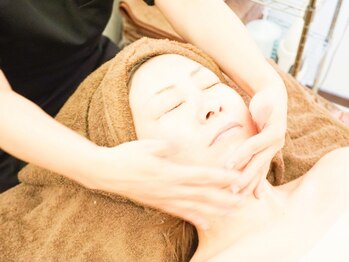 ステラフィールド(stella field)の写真/2種類のシミケア！☆集中美容液で気になるシミ・しわを根本改善♪年齢とともに増えるお悩みに◎