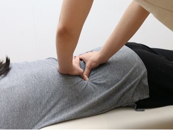 パウワウ(POWWOW)/体重乗せて固まった腰をゆるめる