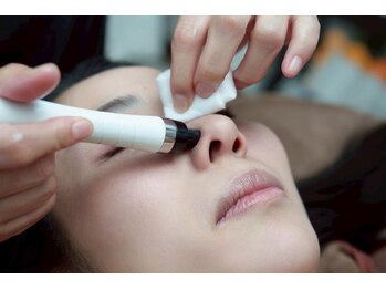 サロンデュヒャーク 志木駅前店(salon du ひゃーく)/水素の力でスッキリ毛穴洗浄