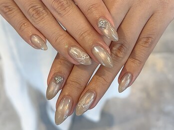 ふんわり上品ネイル