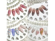ネイルズアオアクア(Nail's AO AQUA)の雰囲気（多数のサンプルチップあり♪もちろん持ち込みデザイン歓迎です！）