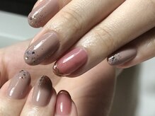 リオラ(RIORA)/ミラーネイル+先端ラメ