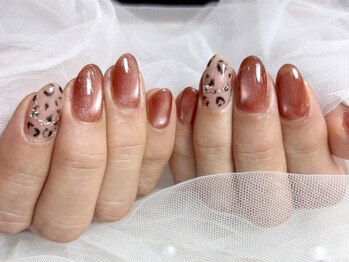 アプリコットネイル(apricot nail)の写真/オフィスに映えるシンプルワンポイント！季節を彩る洗練デザインで手元に大人の上品さをプラス◎