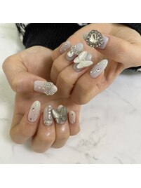 パーツでキラキラネイル