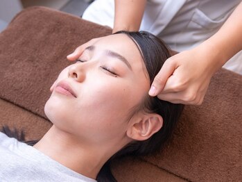 小顔矯正と姿勢矯正と骨盤矯正が評判の女性専門整体院 藤が丘店/小顔矯正+骨盤矯正+頭蓋骨矯正