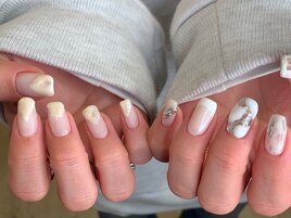 ホワイト☆ニュアンスネイル