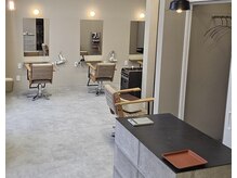 ユープラス(YU+)/ヘアブース