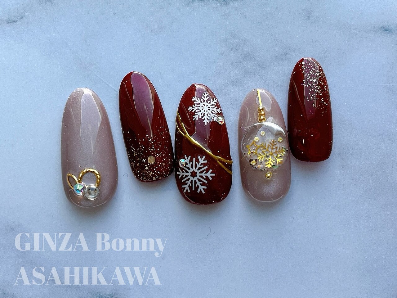 ておさん様✾ネイルチップ　クリスマス 雪 結晶 冬 スノードーム No.120]雪の結晶ネイル/クリスマスネイル/オーナメント/オフィス