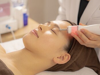 クレア(crea)の写真/最先端のプラズマシャワーで肌悩みの根本にアプローチ◎目まわりや首元など、細かい部分までケア★