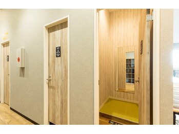 フィットイージー 江南店(FIT-EASY)/フィッティングルーム