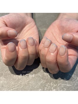 リッシュ(RICHE)/夏カラーの細フレンチ