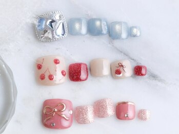 ラヴィット 梅田店(Lovit)の写真/シンプル上品かわいいフットネイルで、さりげなく春映えする抜け感を演出♪