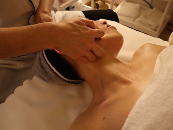 エムナチュラル 関内店(M Natural)の写真/【凄腕オーナーの小顔コルギ◎】明日もっと綺麗な私へ…本格コルギ＆エステで理想の自分に
