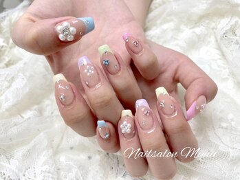 ネイルサロン ミュウ 池袋店(nailsalon Myuu)の写真/スタッフ全員高技術者★モチの良さの秘訣は、上級者～初心者まで満足させる妥協を許さない技術力！