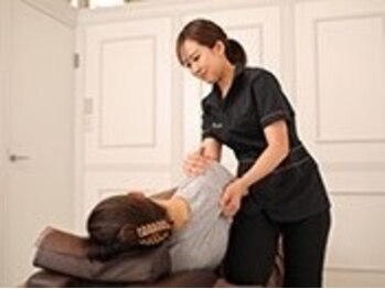 六花鍼灸整骨院 天神店の写真/肩こり、頭痛、眼精疲労に【猫背矯正】8,000→3,800★姿勢を整え、身体の不調を改善!!