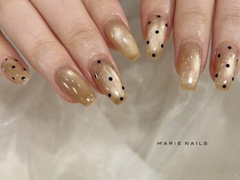 マリーネイルズ 大阪梅田店(MARIE NAILS)の写真/★初回オフ無料！定額￥5500から！デザイン持ち込みOK♪JNA1級以上と認定講師も在籍！１week保証付♪