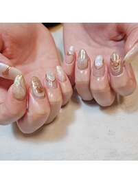 ホワイトニュアンスネイル